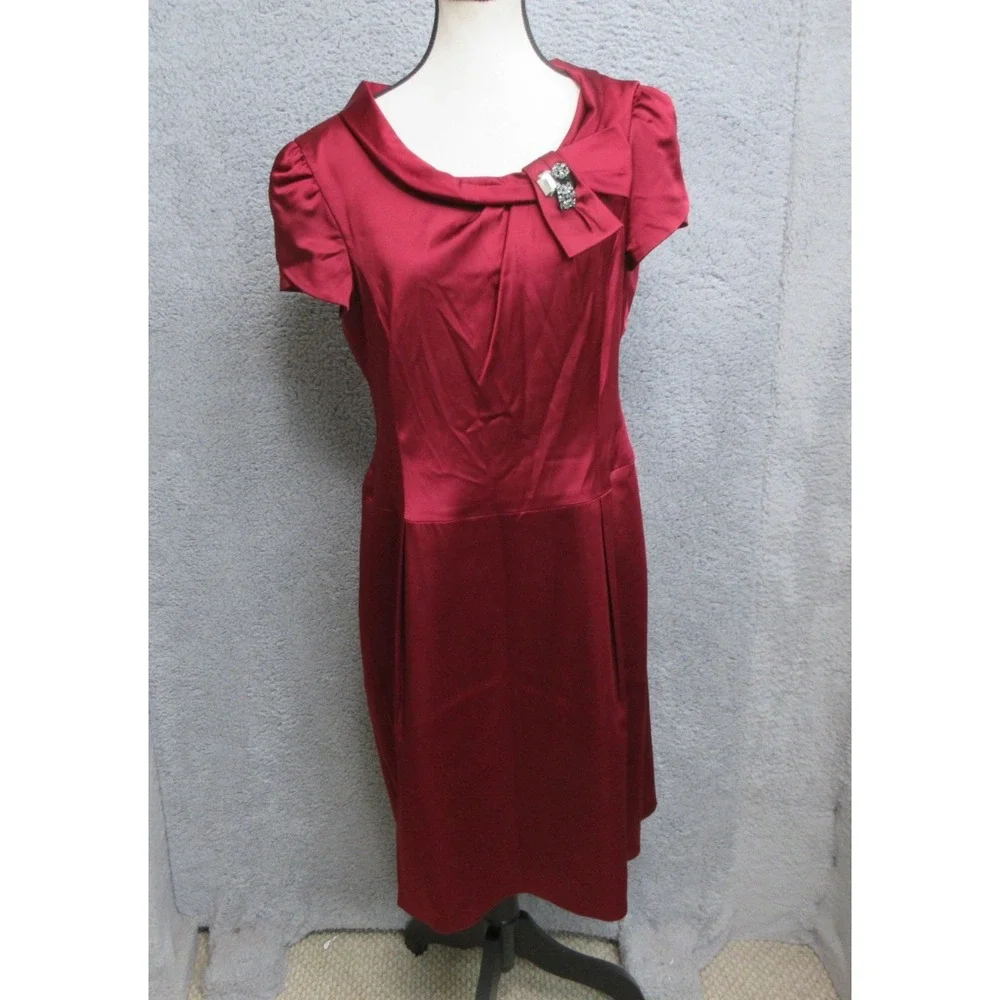 Jones New York Satin Dress Womens 12 Red Short Sleeve Jewel Neck Party Cocktail - Picture 3 of 16